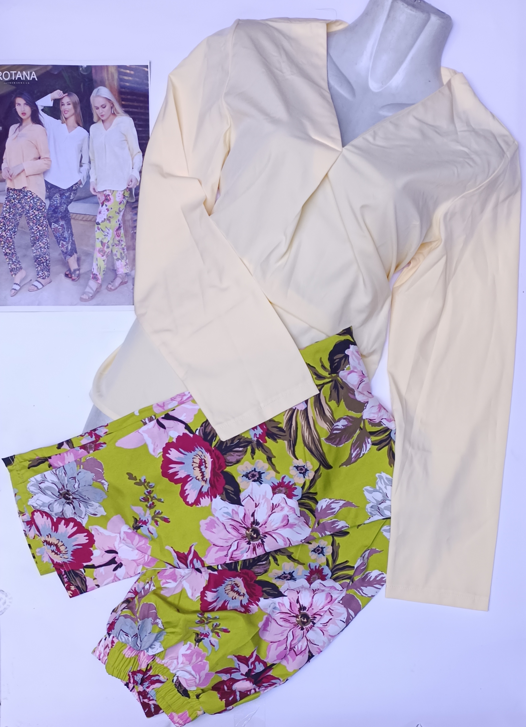 طقم بيجامة  بنطلون بكم صيفي من الفسكوز القطن بتصميم مميز