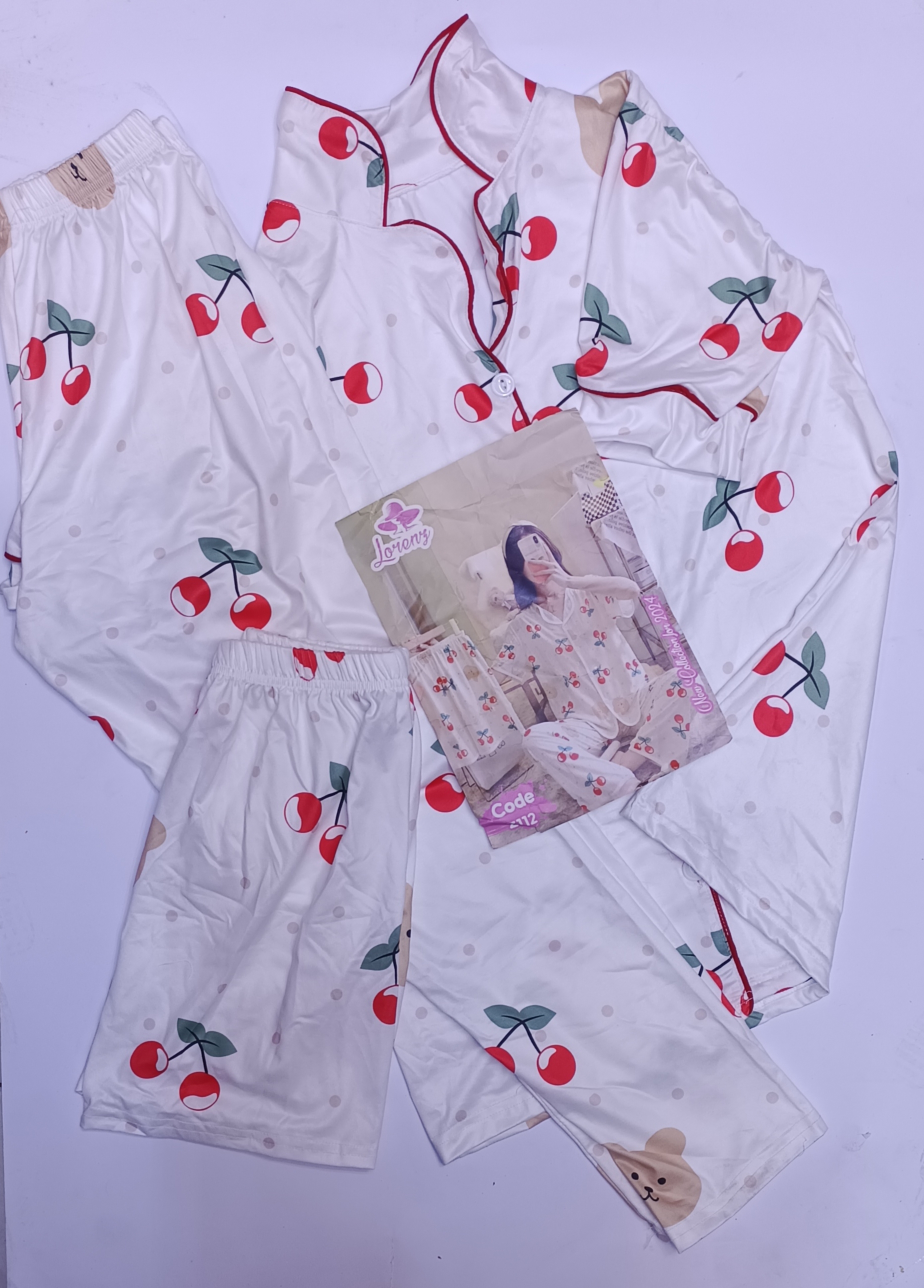 بيجامة صيفية  3  قطع شيك مع طباعة كريز