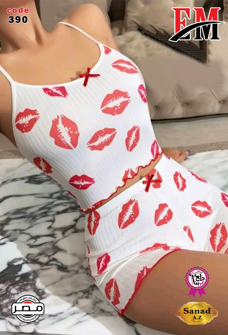 بيجامة هوت شورت حريمي مع توب حمالات مطبوع